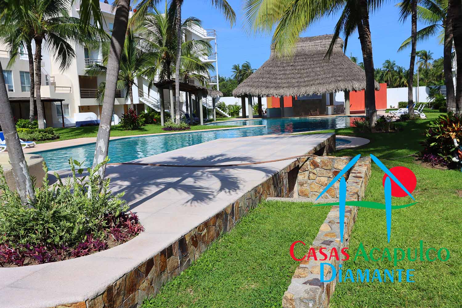 Residencial Caracol - Albercas y jardines 3